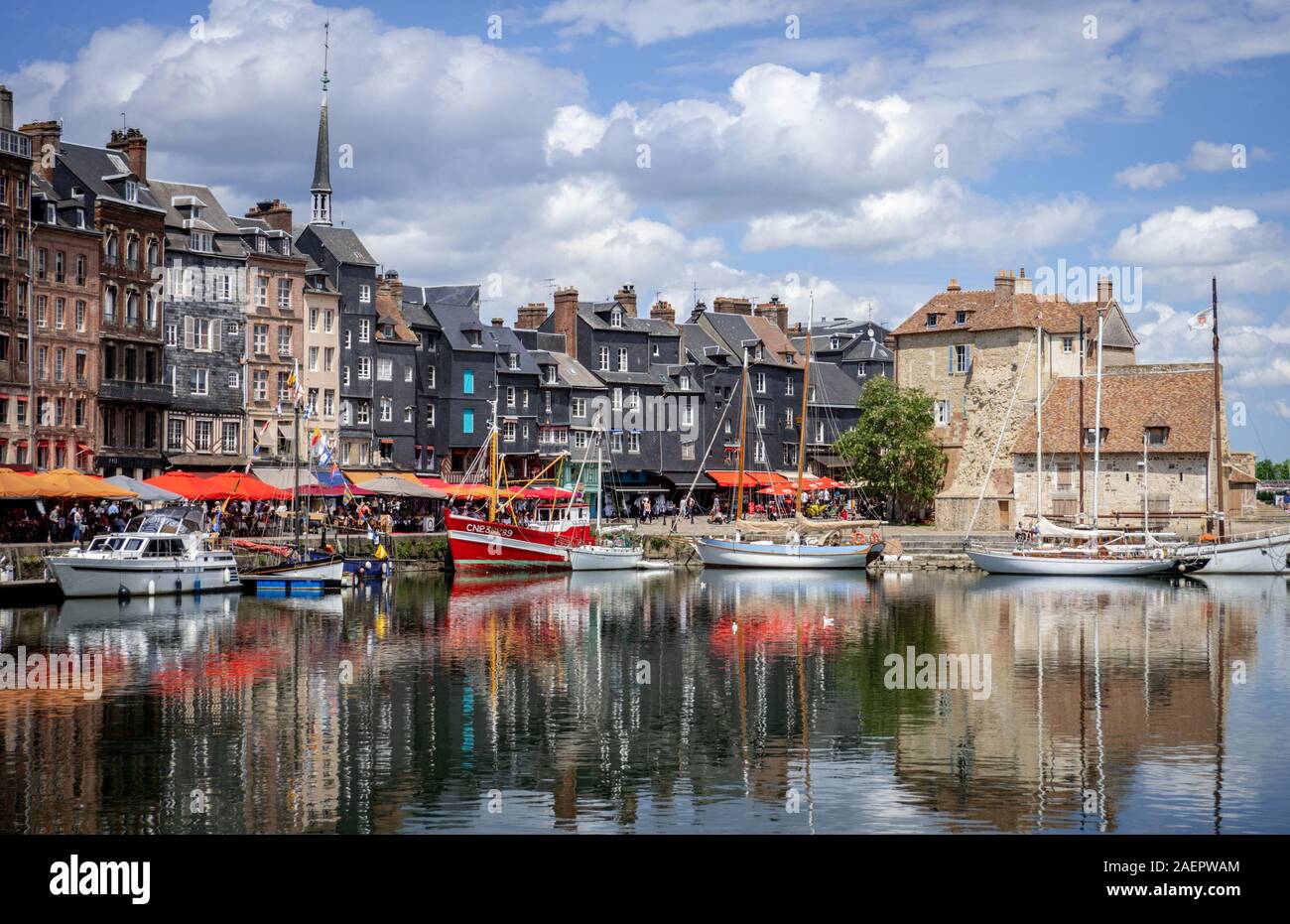 Vieux Bassin Old Harbor Hi res Stock Photography And Images Alamy