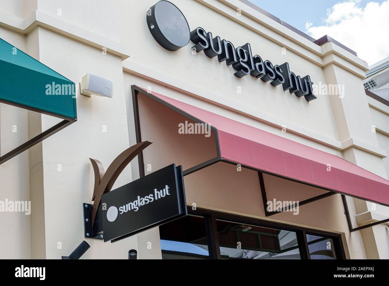 Buying a beach hut hires stock photography and images Alamy