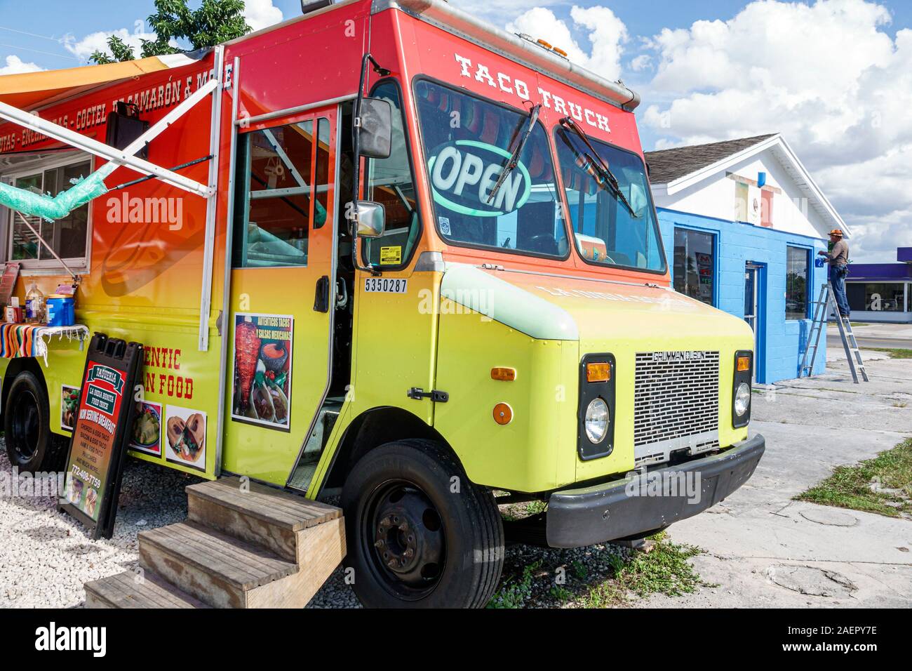 Page 2 Mexican Food Truck High Resolution Stock Photography And Images Alamy