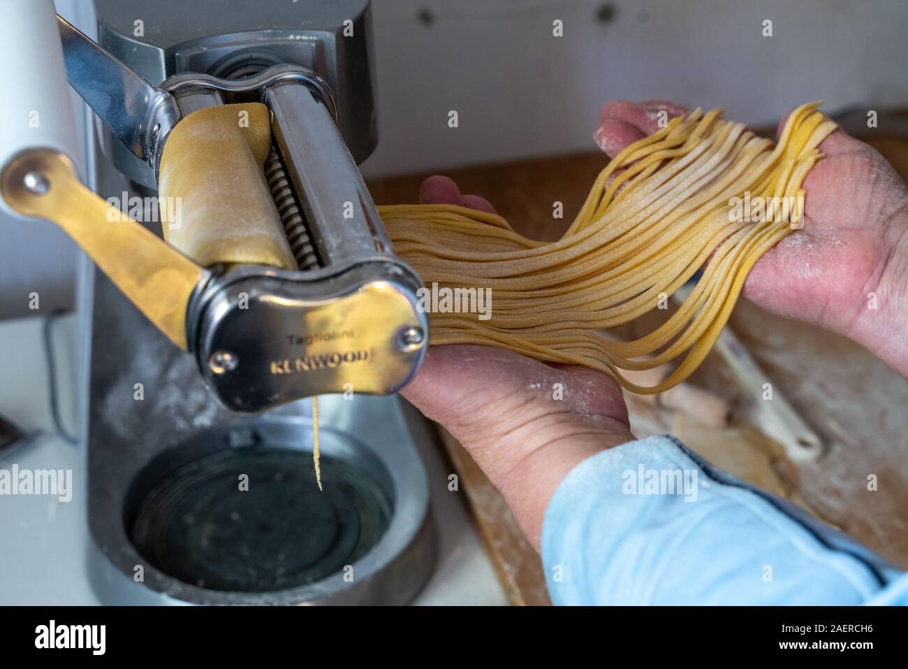 Spaghetti machine hi-res stock photography and images - Alamy