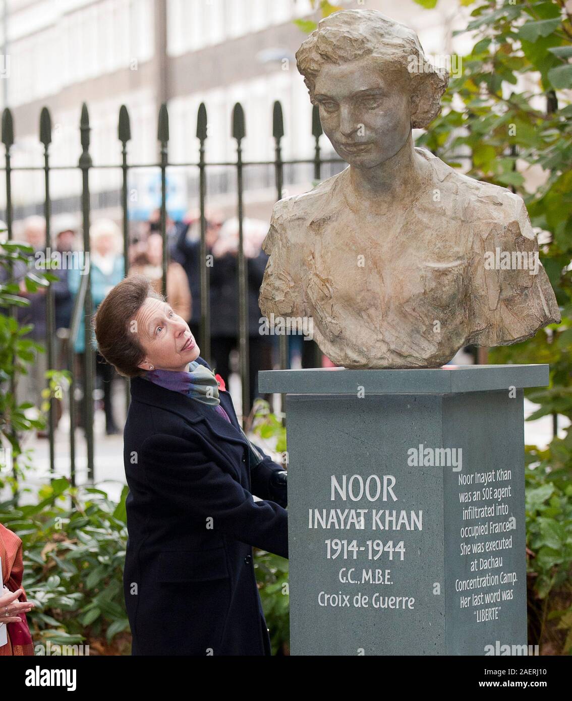 The Princess Royal unveils a statue of World War 2 Special operations heroine Noor Inayat Khan at Gordon Square in London. Stock Photo