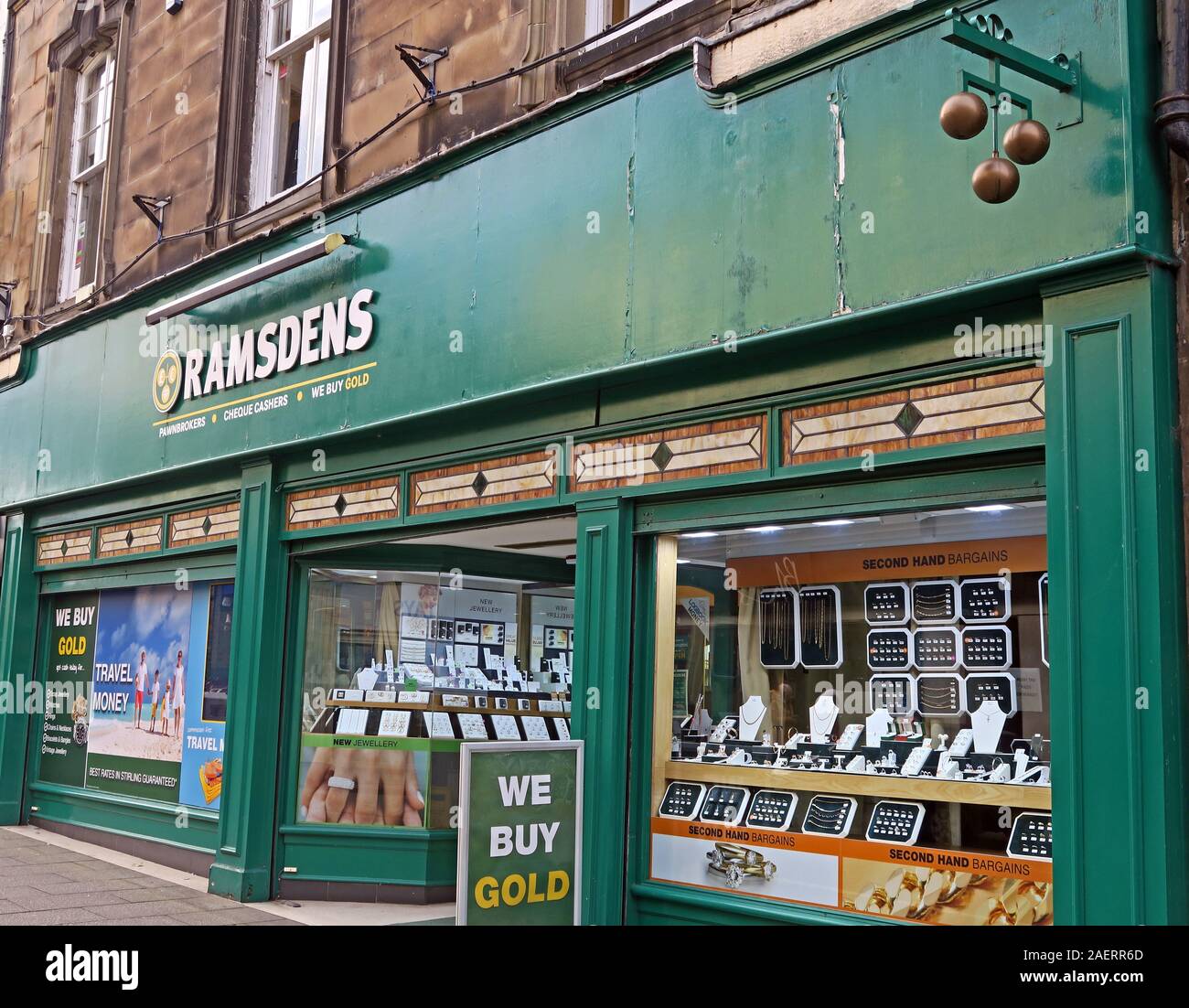 Ramsdens pawnbroker, Cheque cashers, We Buy Gold, 9-11 Murray Place, Stirling,Scotland,UK, FK8 Stock Photo