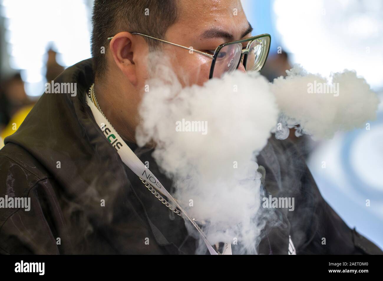 elfbar elfa master akku A Photo Documentary of Vaping Culture