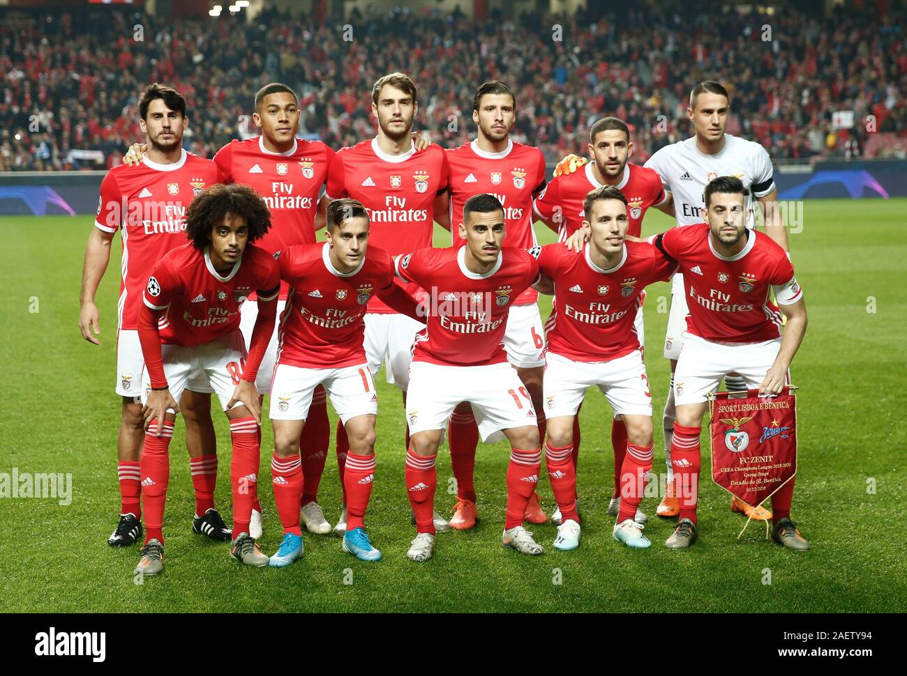 Saint Petersburg, Russia. 10th Dec, 2019. Players of Benfica pose for a  photo before the UEFA Champions League group G match between SL Benfica  Lisbon and Zenit at Gazprom Arena in St.