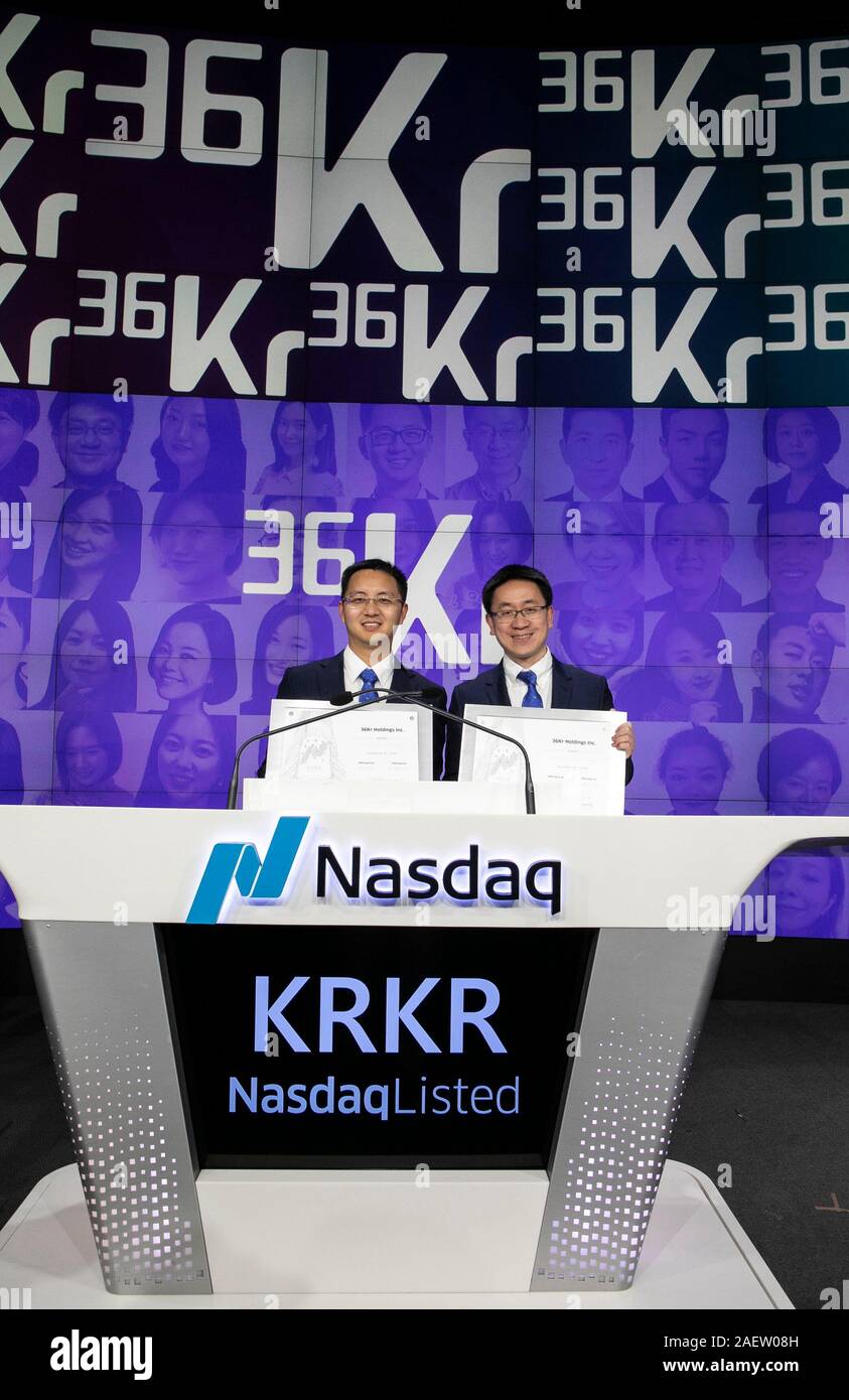 Feng Dagang, right, CEO an…