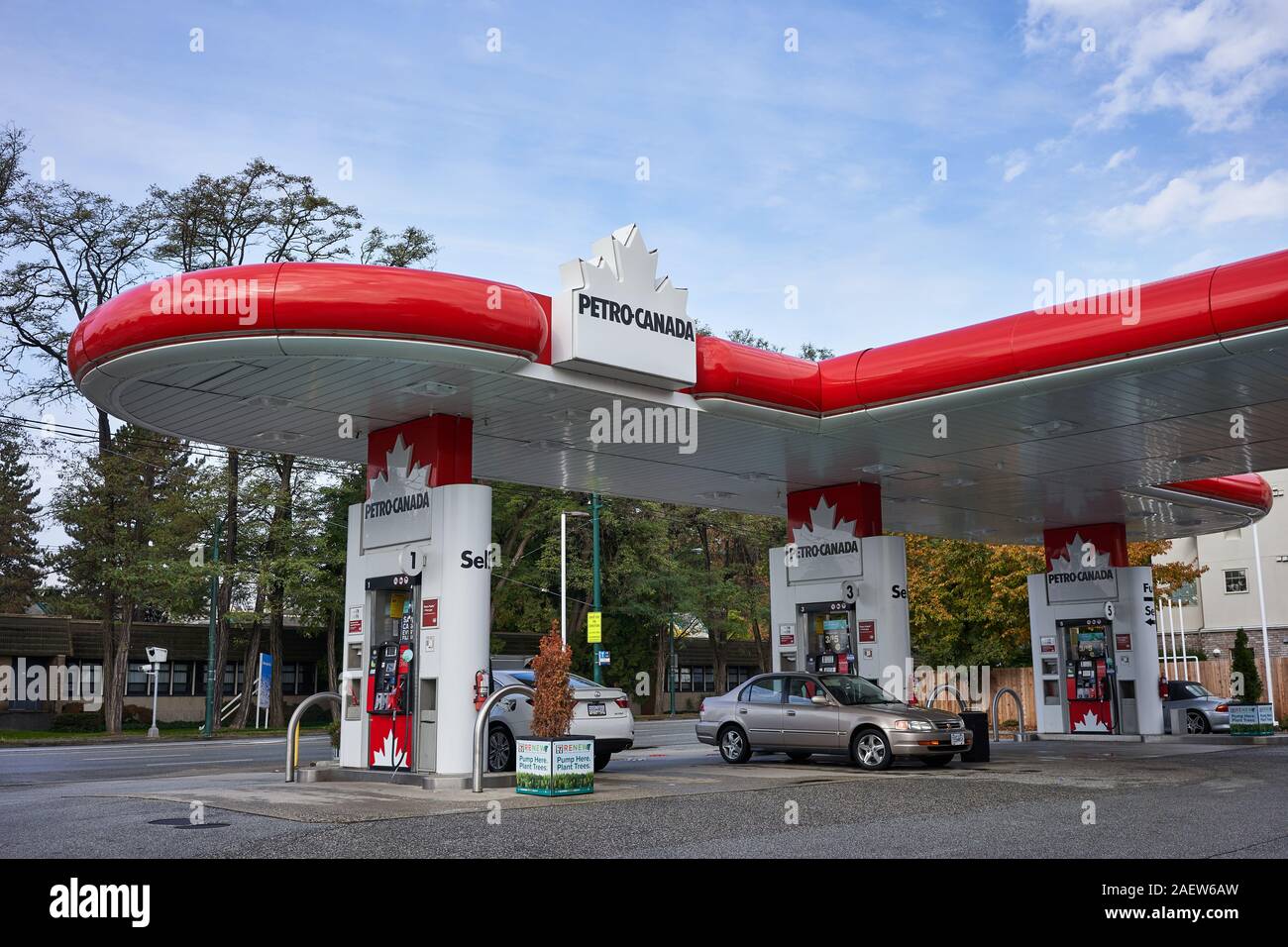 Gas station canada hires stock photography and images Alamy