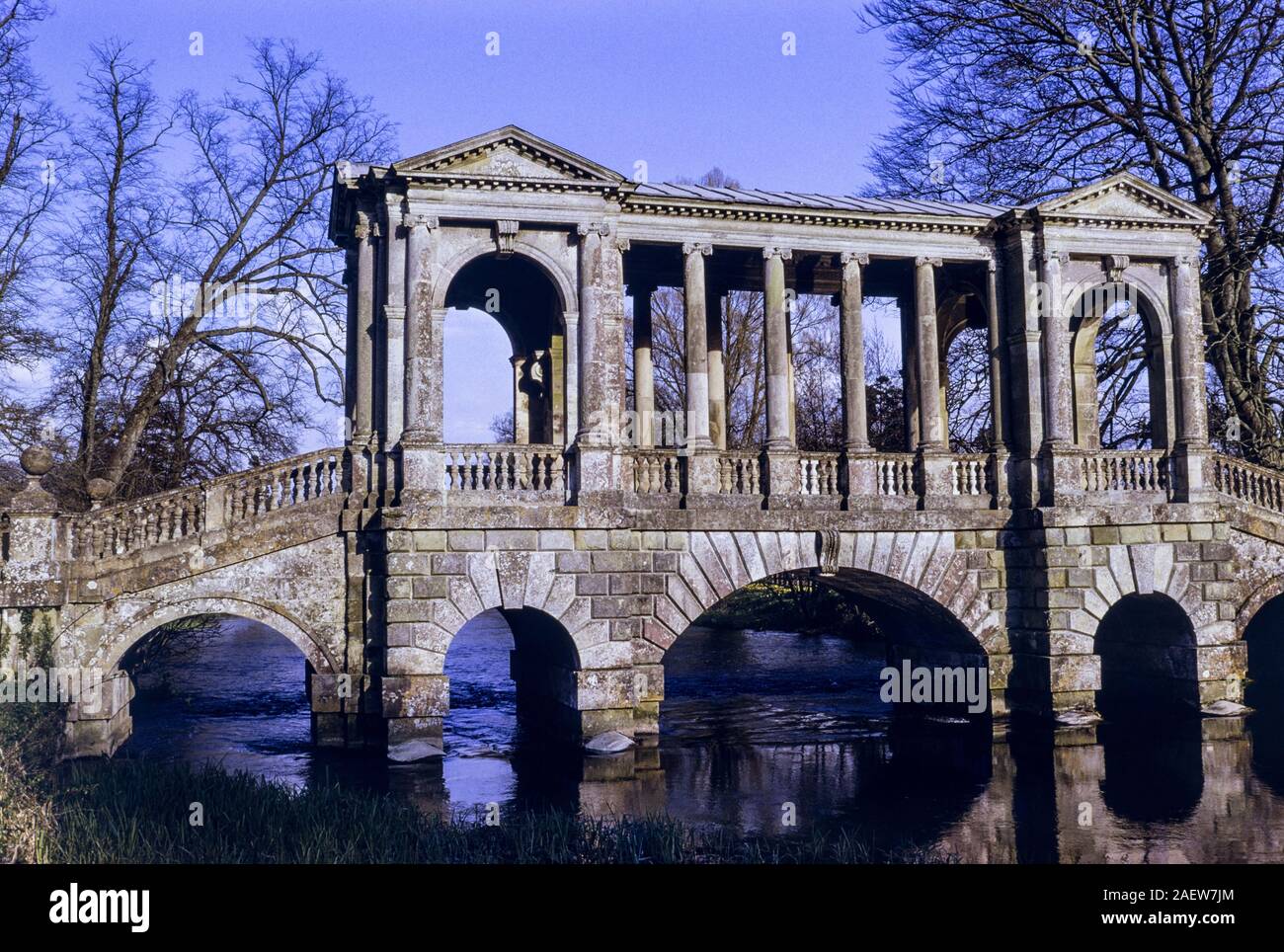 GB '80 : Wilton House,Wiltshire : Palladian bridge Stock Photo