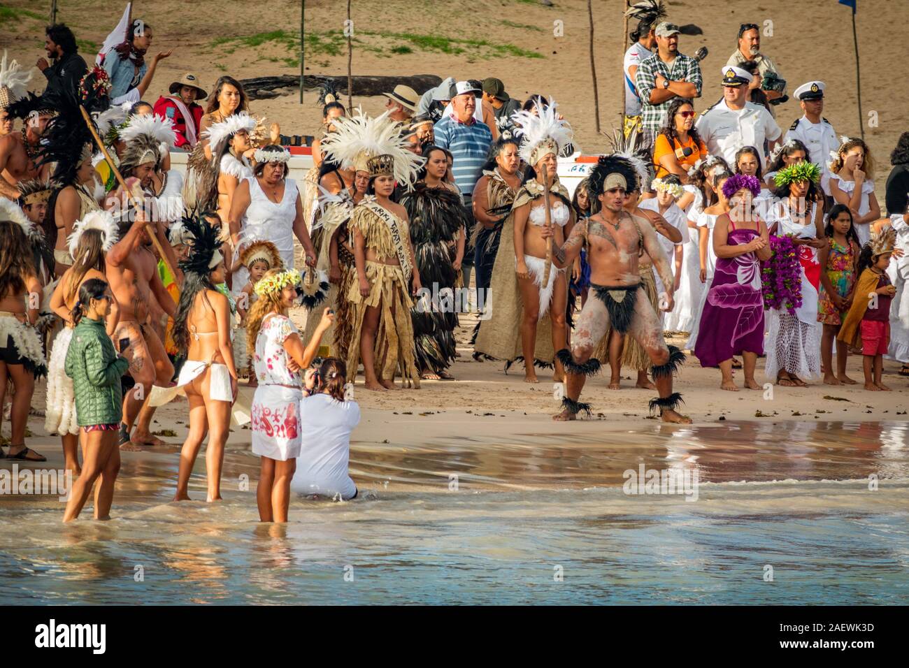 Rapa Nui historic boat arrives to Anakena beach, the reception Stock ...