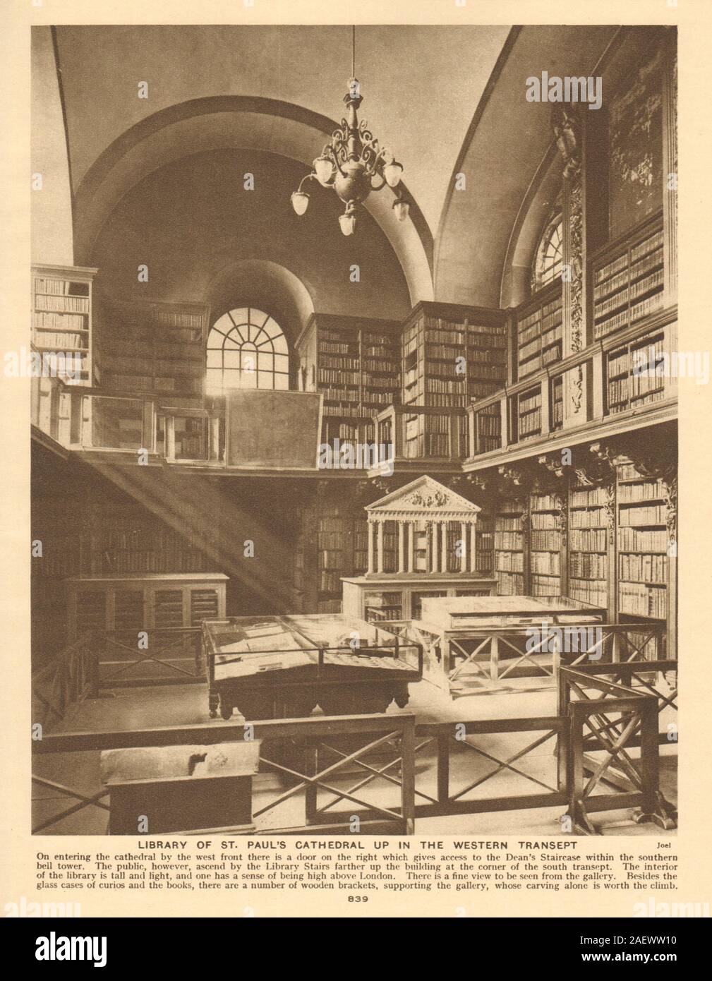 Library of St. Paul's Cathedral up in the western transept 1926 old ...