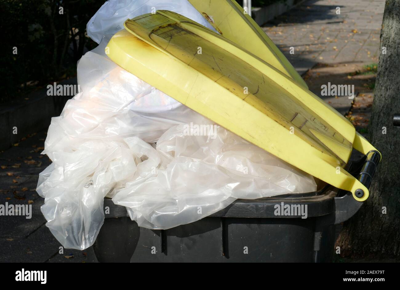 yellow ton for plastic garbage, Yellow sack, Germany, Europe Stock
