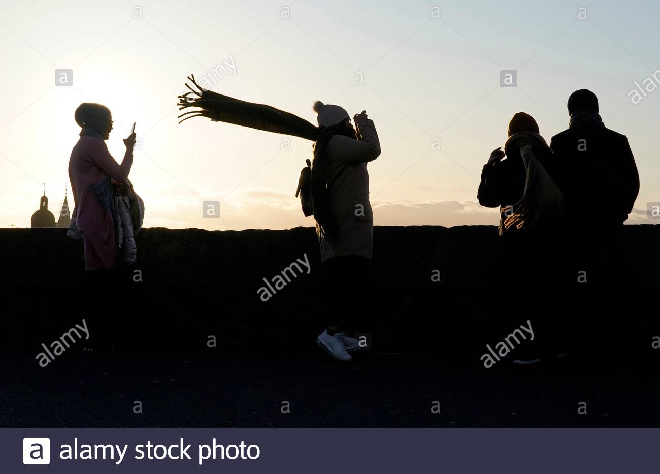 Strong wind uk winter hi-res stock photography and images - Alamy