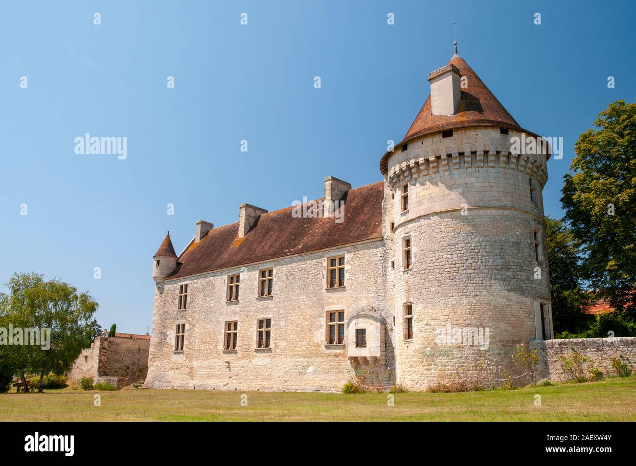 Bayers castle, a listed historic monument, privately owned but opened to the public for visits, located in the village of Bayers, Charente (16), Nouve Stock Photo