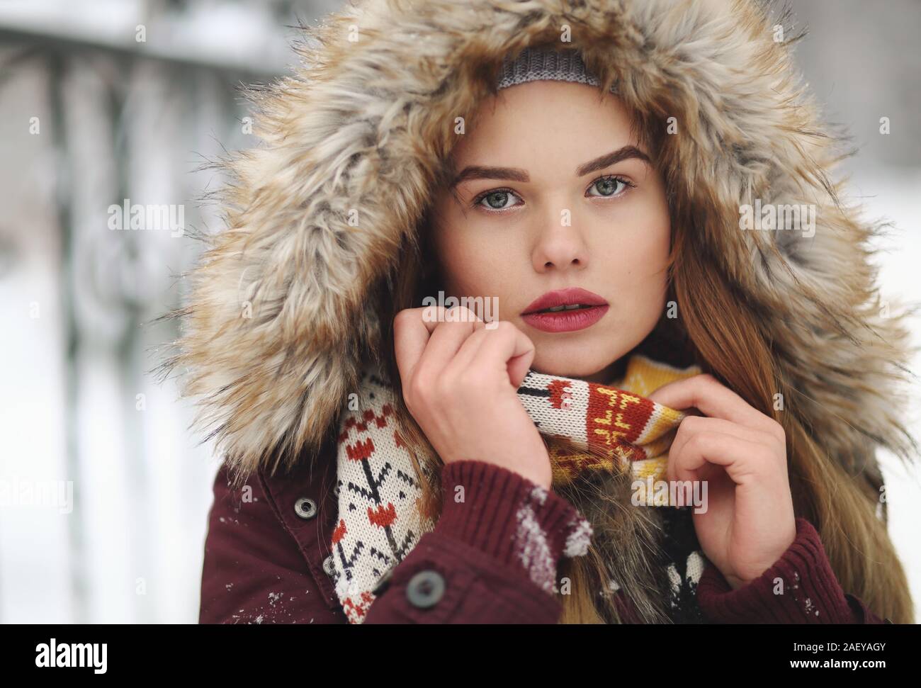 Blonde girl with blue eyes hi-res stock photography and images - Alamy