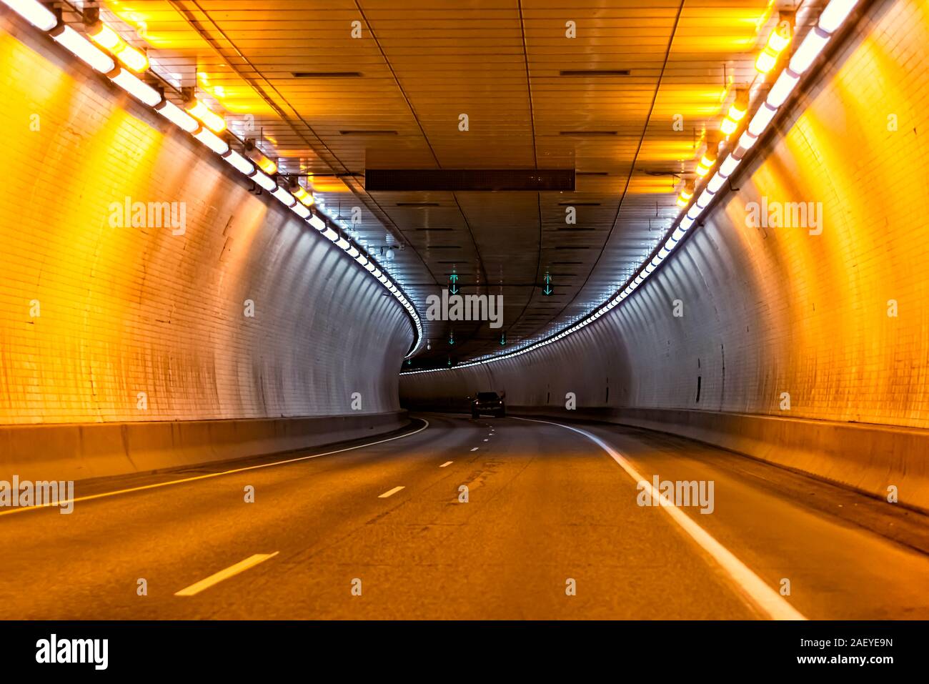 Glenwood canyon tunnel hires stock photography and images Alamy