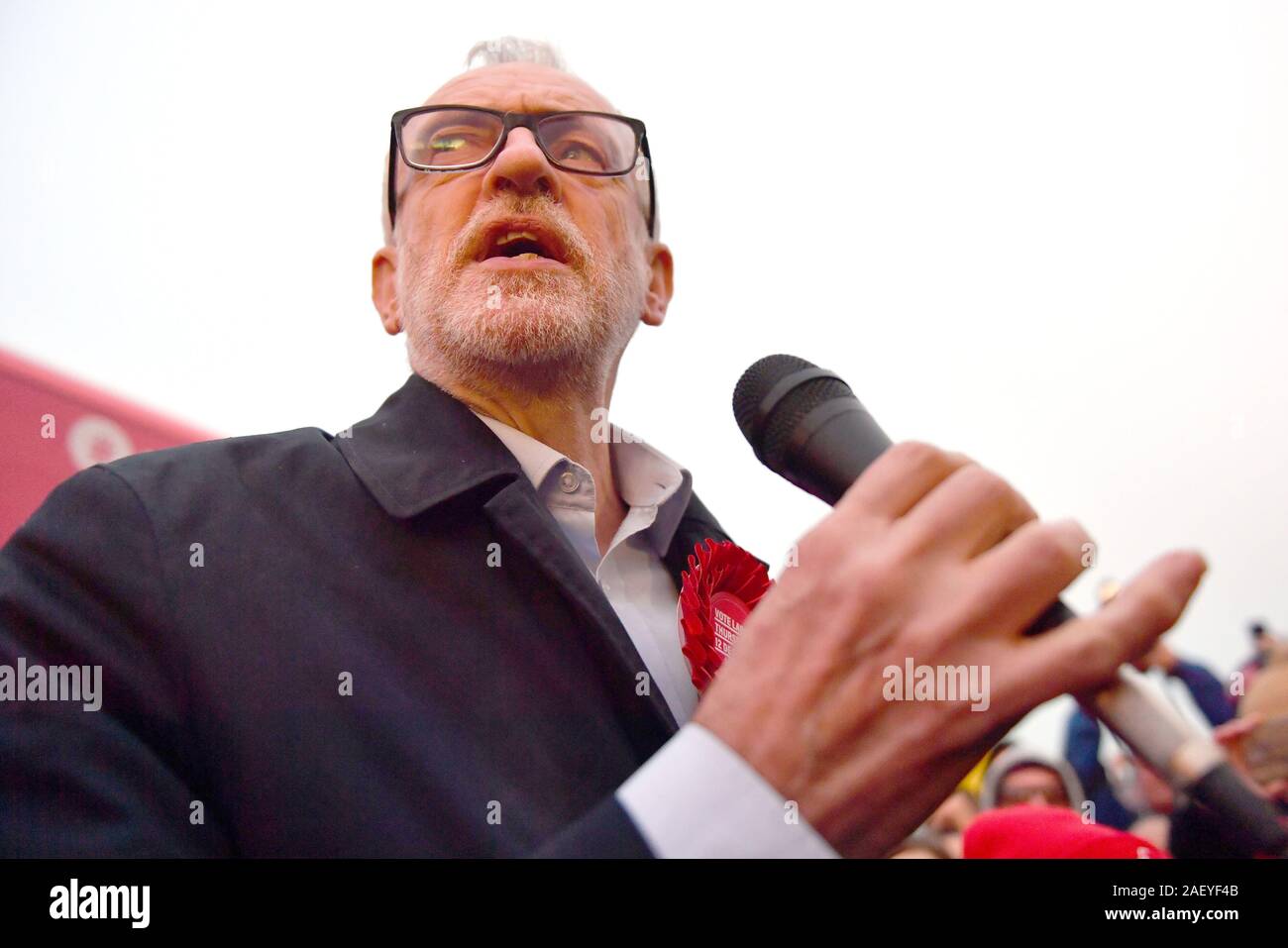Labour Party leader Jeremy Corbyn speaks during a visit to Dinnington, Sheffield, on the last day of General Election campaigning. Stock Photo