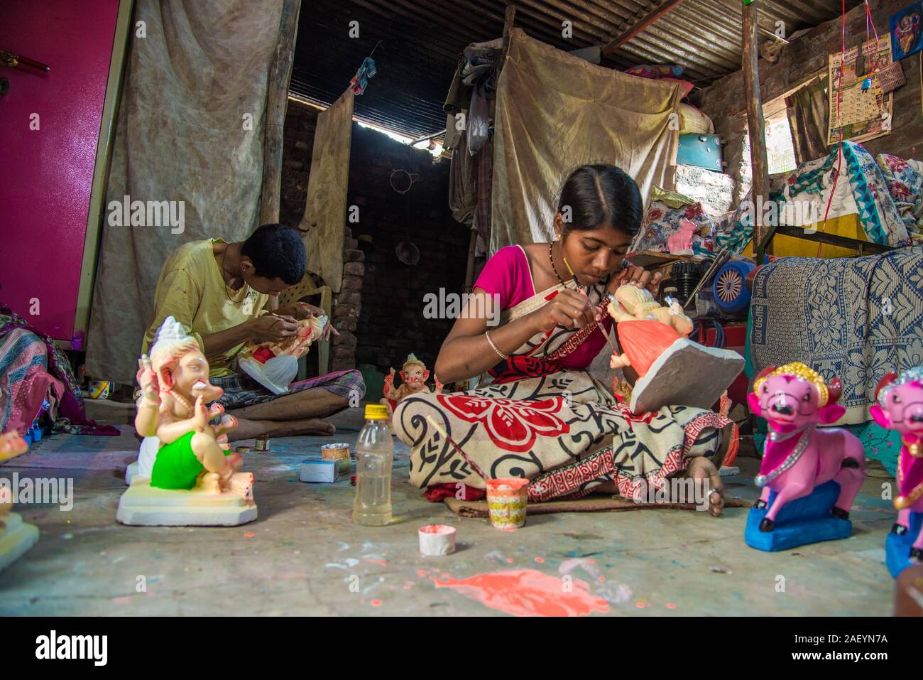 AMRAVATI, MAHARASHTRA AUGUST 25, 2018 Artist making a statue and