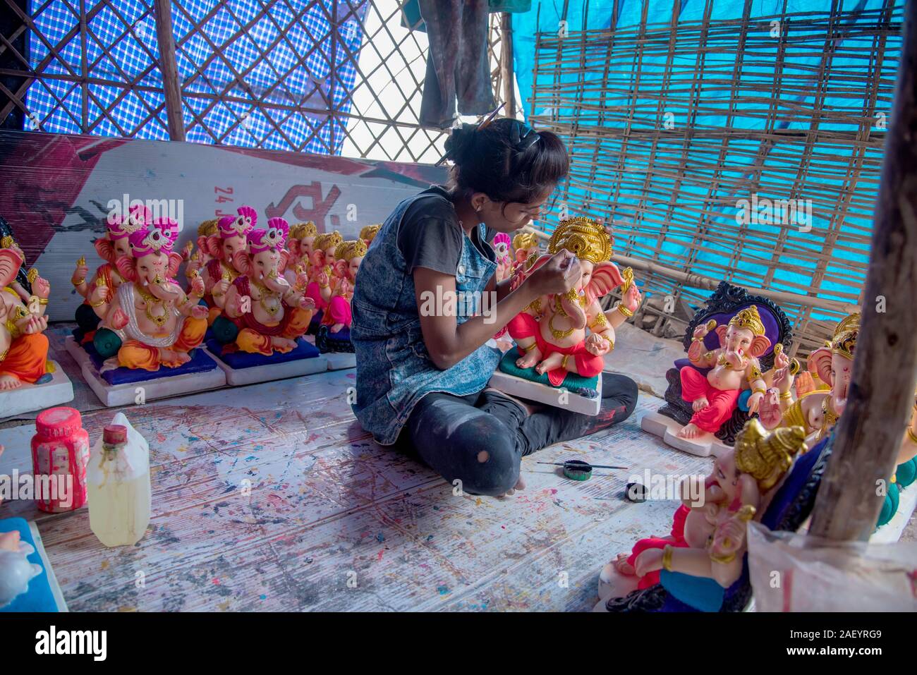 AMRAVATI, MAHARASHTRA AUGUST 25, 2018 Artist making a statue and