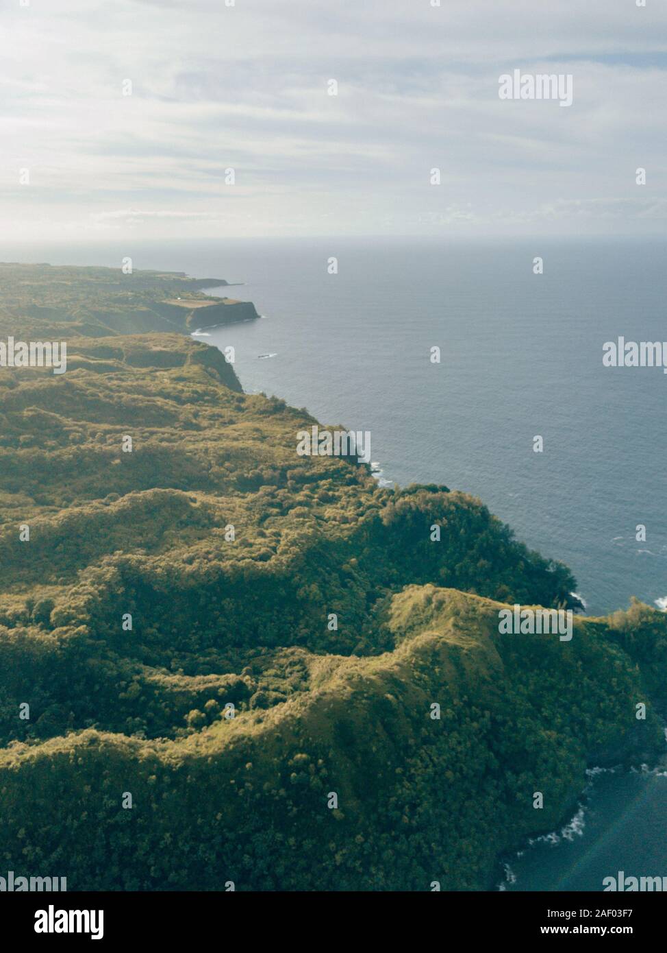 Molokini crater maui snorkeling hi-res stock photography and images - Alamy