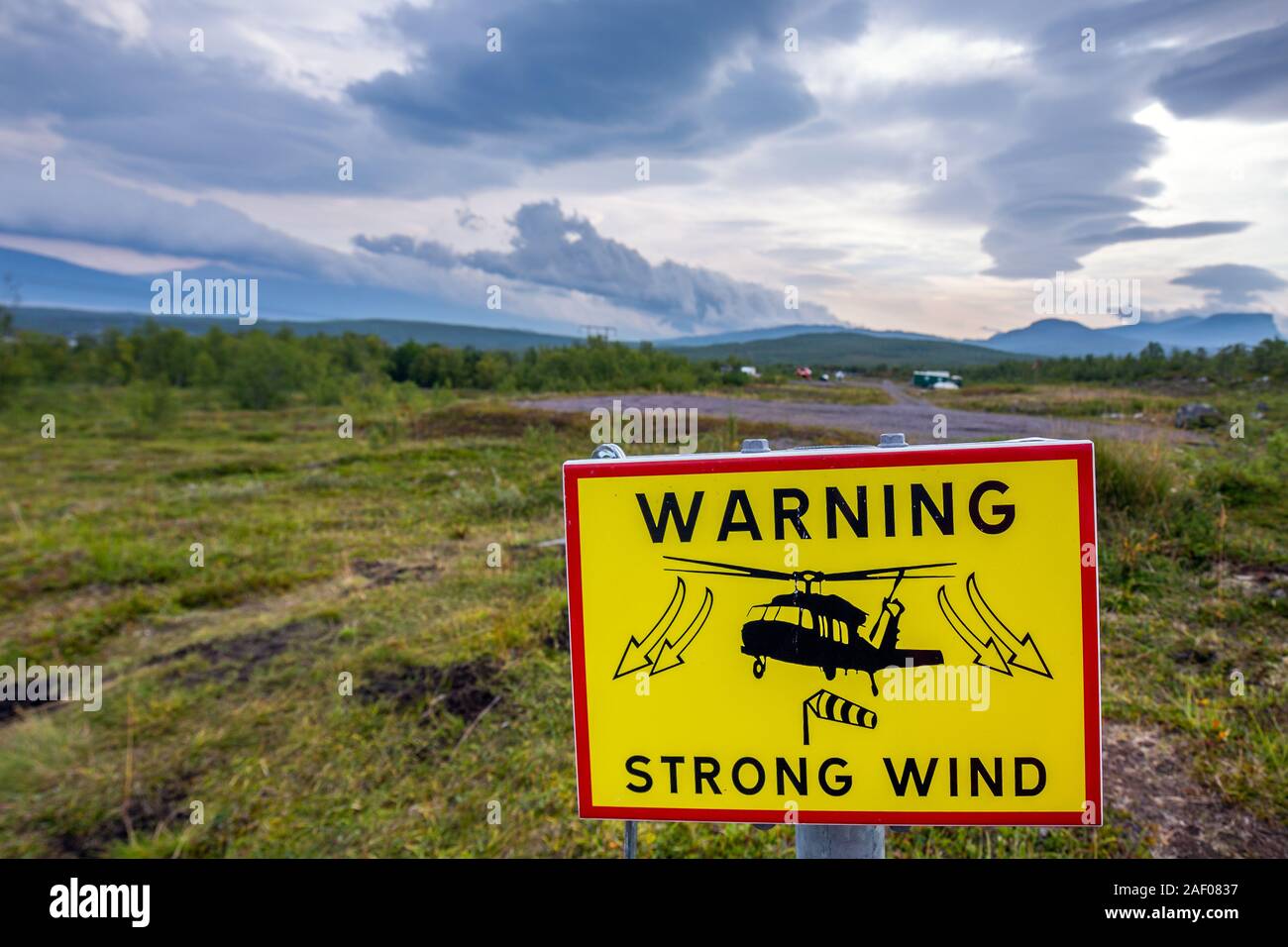 Road sign warning strong wind hi-res stock photography and images - Alamy