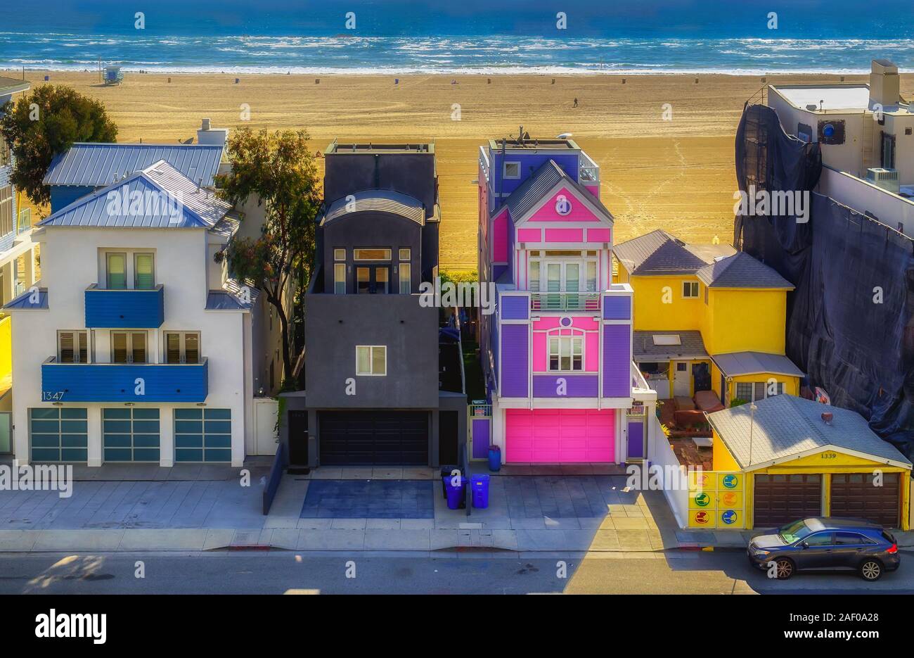 Los Angeles County, USA, March 2019, colourful buildings between the Pacific Coast Highway and Santa Monica Beach, California Stock Photo