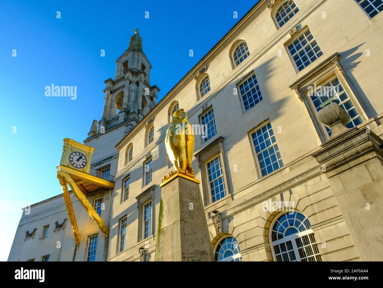 Golden Clock and Owl on the Civic Hall in Leeds, West Yorkshire, UK Stock Photo