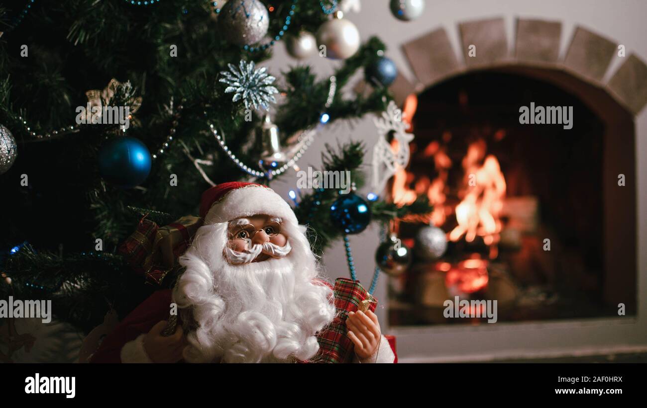 Old fireplace christmas hi-res stock photography and images - Alamy