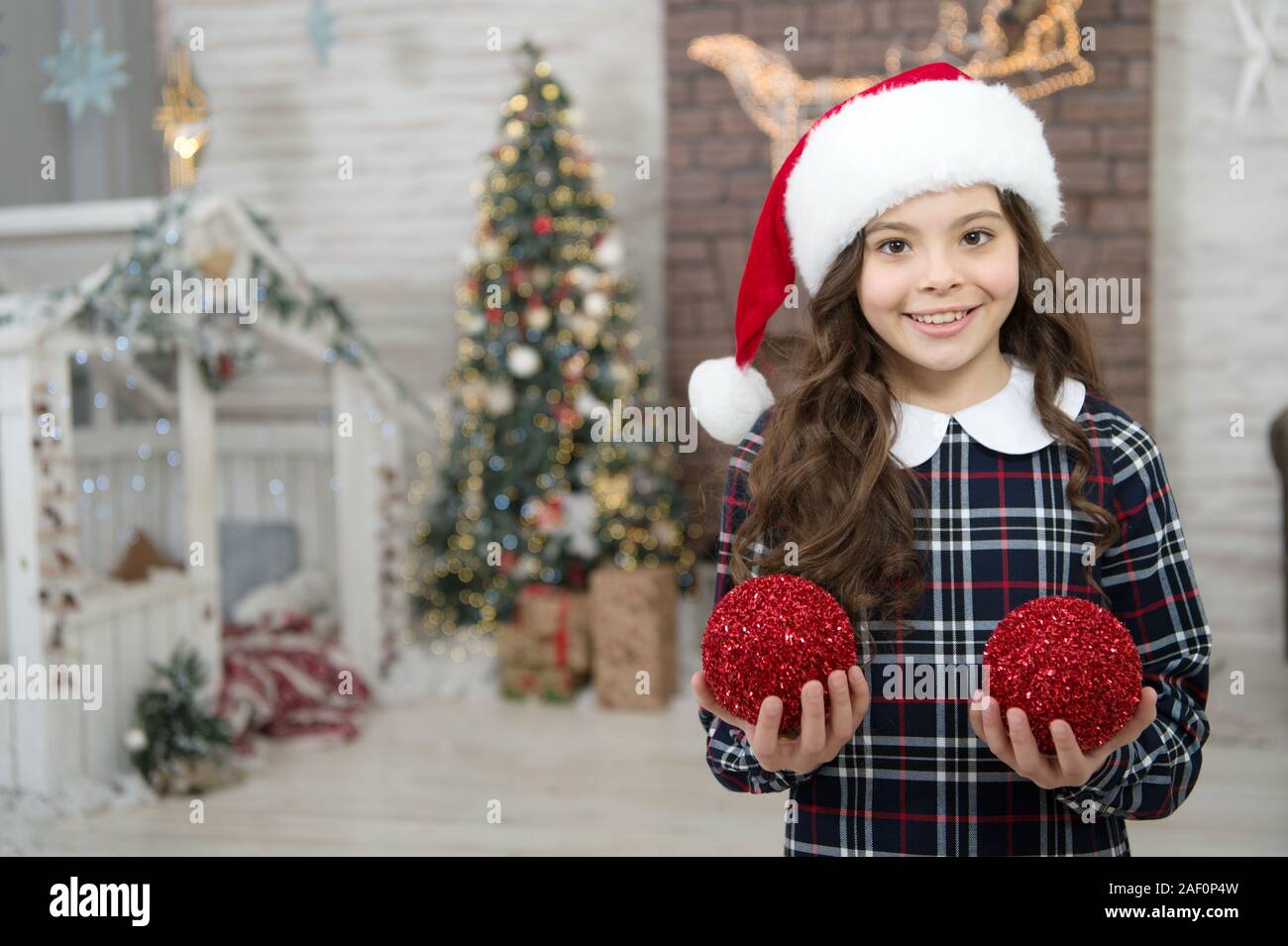 Santa child elf hi-res stock photography and images - Page 38 - Alamy