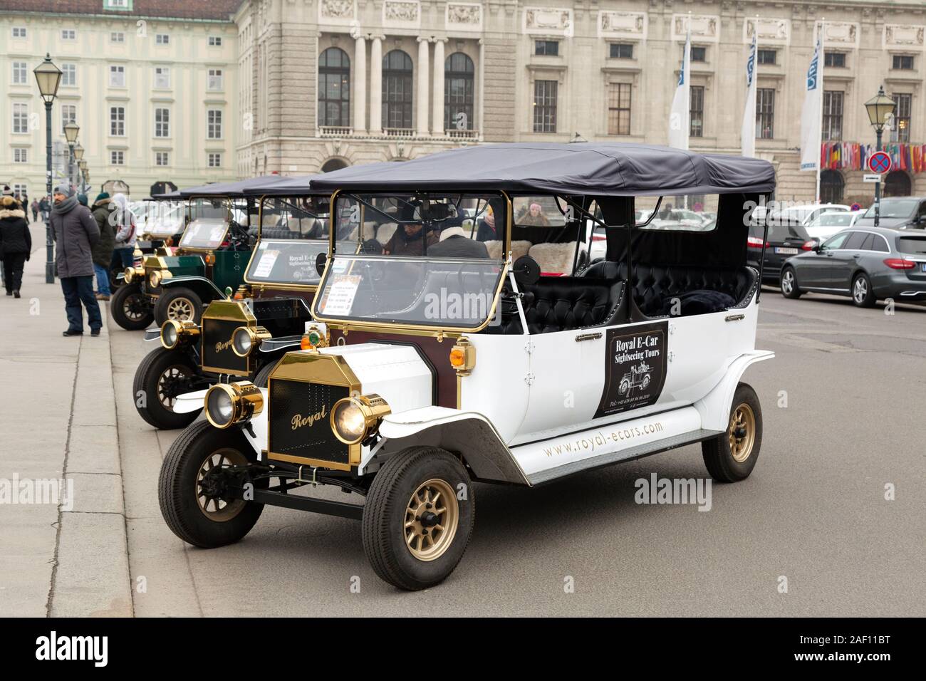 Car tour Vienna - reproduction vintage cars used for tourism, Vienna Austria Europe Stock Photo