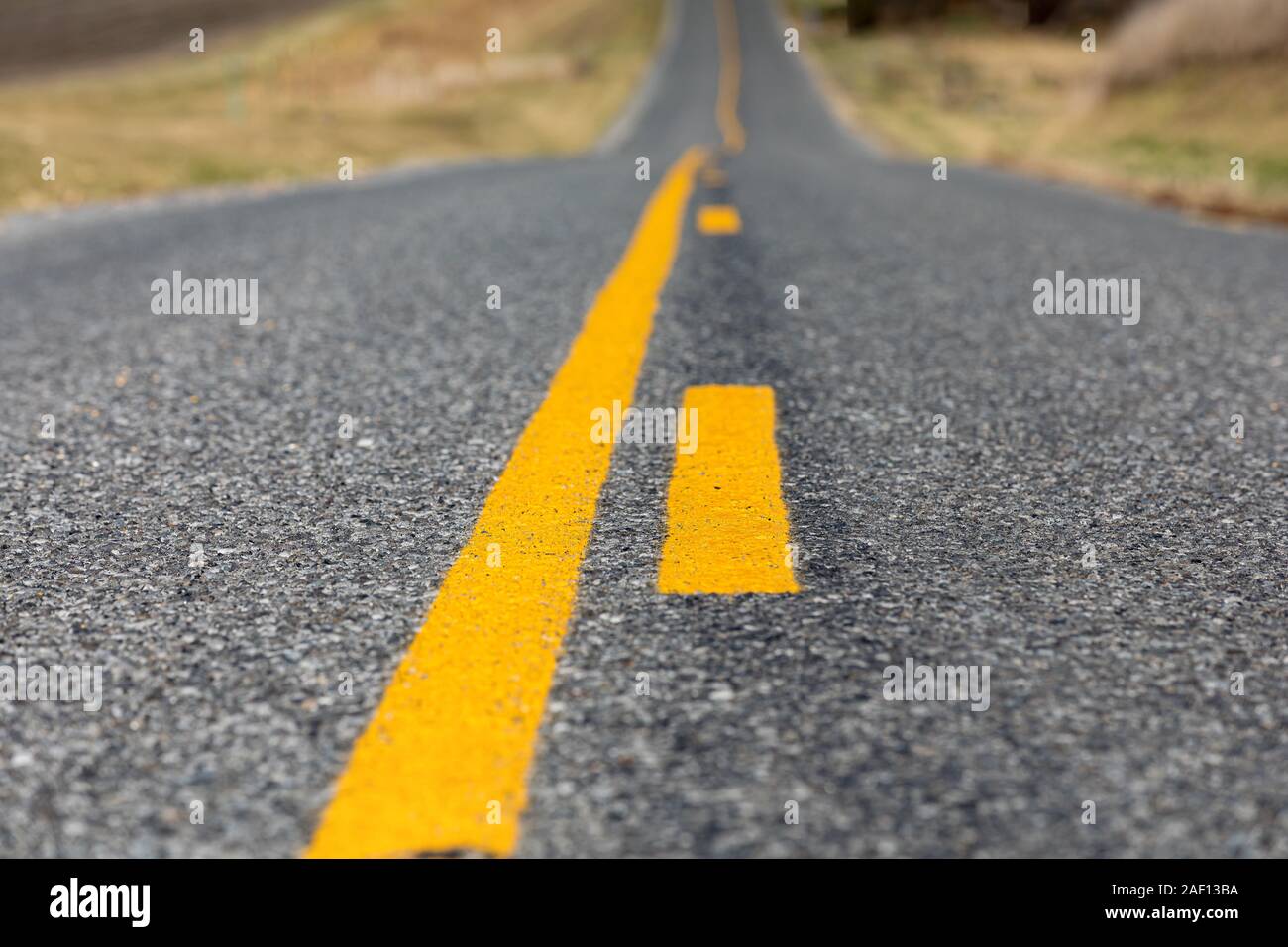 Yellow middle line hires stock photography and images Alamy