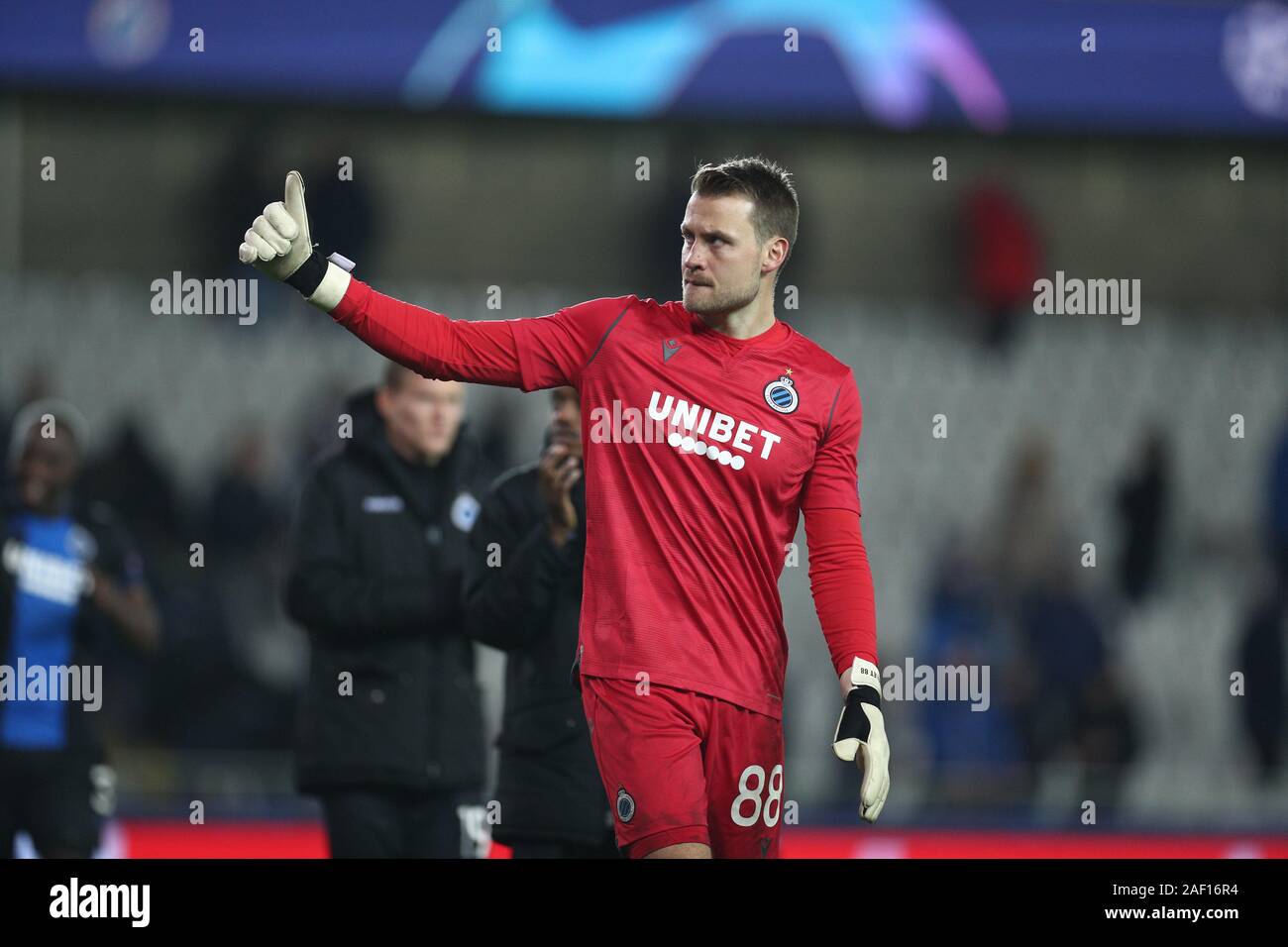 Brugge, Belgium. 11th Dec, 2019. Goalkeeper Simon Mignolet of Club Brugge greets spectators after a Group A match of the 2019-2020 UEFA Champions League between Club Brugge and Real Madrid in Brugge, Belgium, Dec. 11, 2019. Credit: Zheng Huansong/Xinhua/Alamy Live News Stock Photo