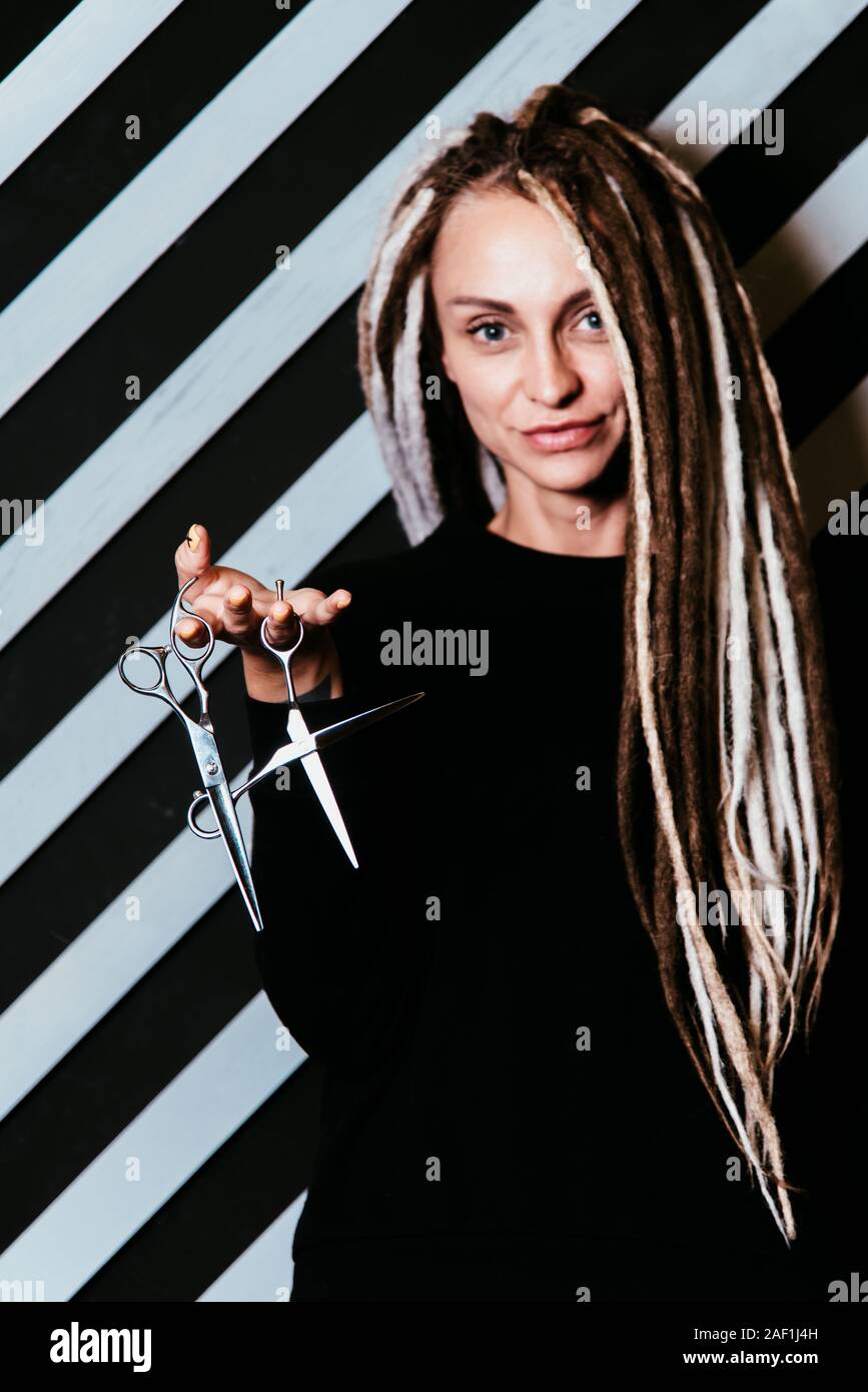 Professional black woman dreadlocks hi-res stock photography and images ...