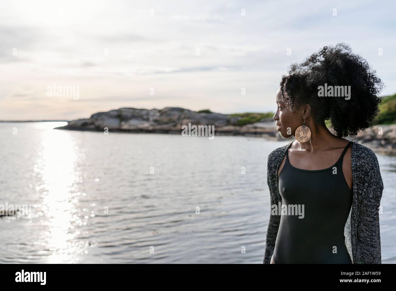 Dark skin woman hi-res stock photography and images - Alamy