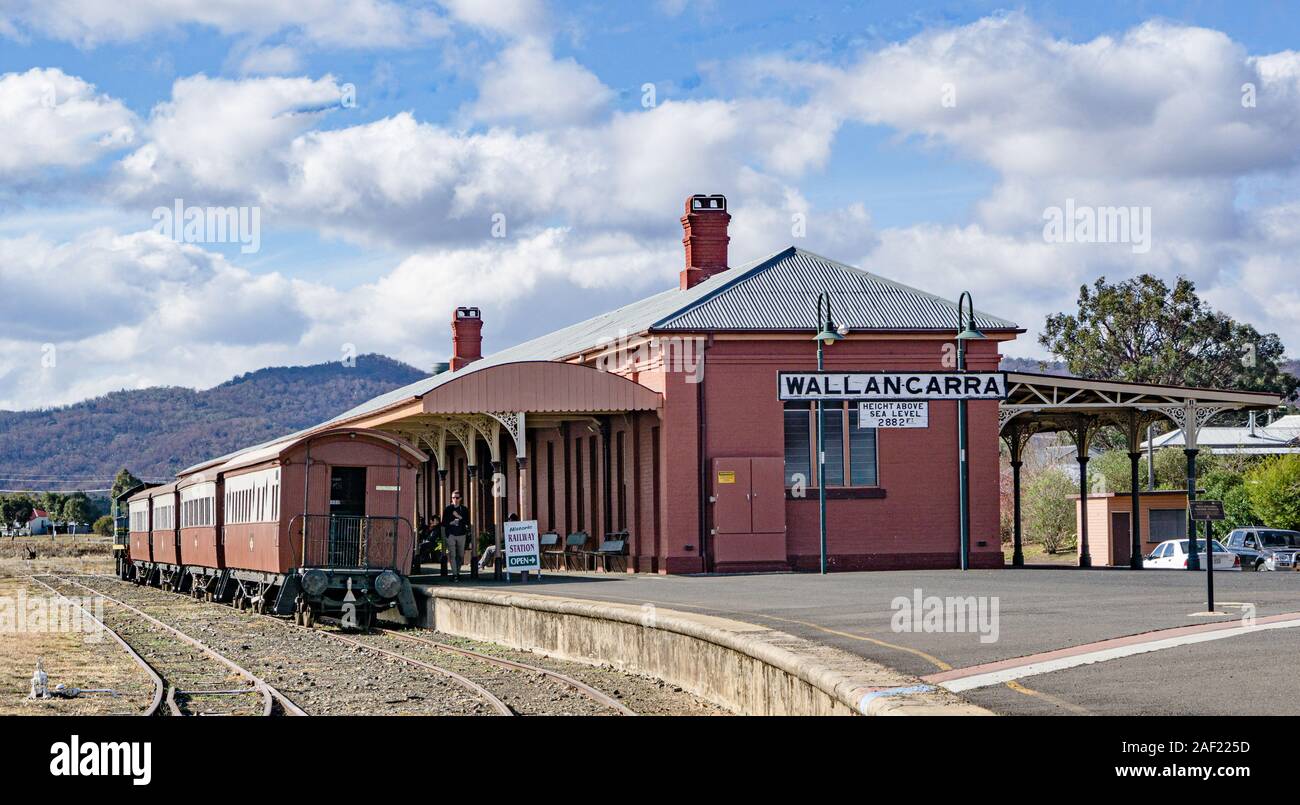 Train station at the border of NSW and QLD called 'Wallancarra'. Bullnose veranda - QLD the flat veranda - NSW. There are 2 different width of track Stock Photo