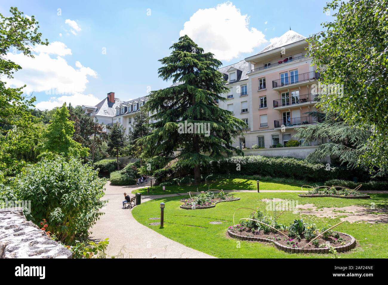 Le Plessis-Robinson (Paris area): real estate, buildings and park of the Town Hall, in the district of Coeur de ville. Stock Photo