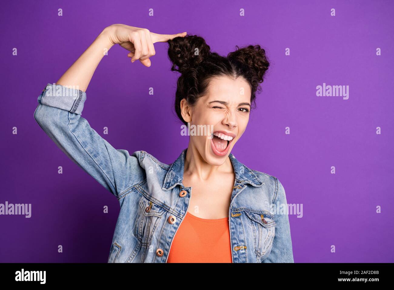 Look at my hairdo. Funny funky girl visit haircare treatment salon prepare  for event enjoy point index finger advise her friend wink blink wear casual  Stock Photo - Alamy