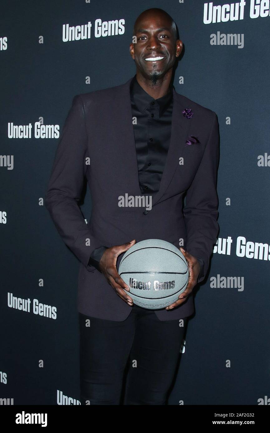 HOLLYWOOD, LOS ANGELES, CALIFORNIA, USA - DECEMBER 11: American basketball player Kevin Garnett arrives at the Los Angeles Premiere Of A24's 'Uncut Gems' held at the ArcLight Cinerama Dome on December 11, 2019 in Hollywood, Los Angeles, California, United States. (Photo by Xavier Collin/Image Press Agency) Stock Photo