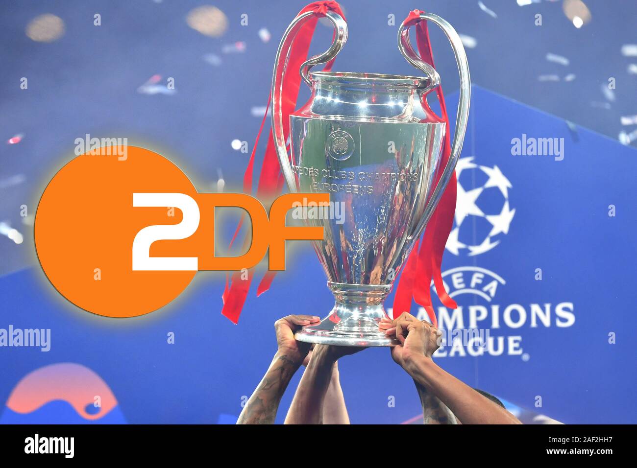 FOTOMONTAGE: Champions League Final from 2021 back on ZDF in Free TV.  Archive photo; General Randmotiv-Haende Henkelpott, Cup, Cup, Trophy, Close  up. Award ceremony. Football Champions League Final 2019 / Tottenham  Hotspur-Liverpool
