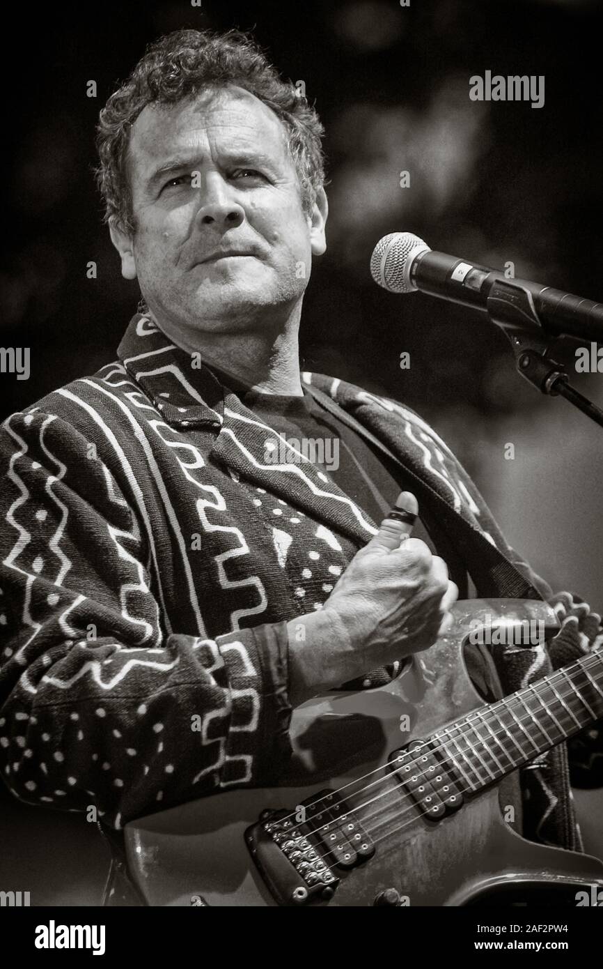 Johnny clegg hi-res stock photography and images - Alamy