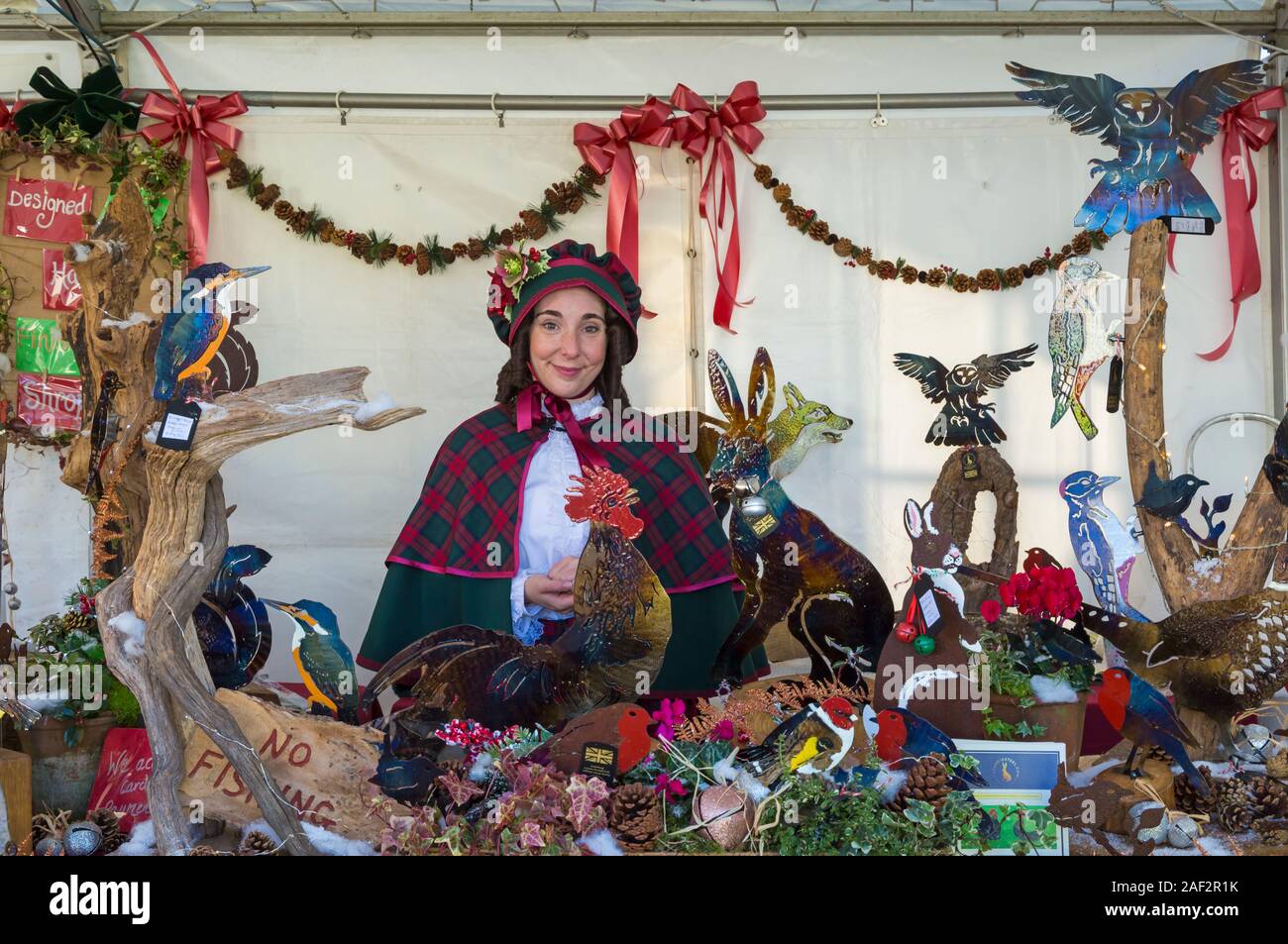 Dressed in victorian clothes hi-res stock photography and images - Alamy