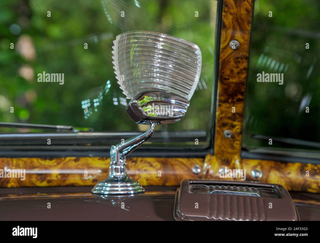 Traffic light viewer in a 1947 Chevy Business Coupe with heavy patina