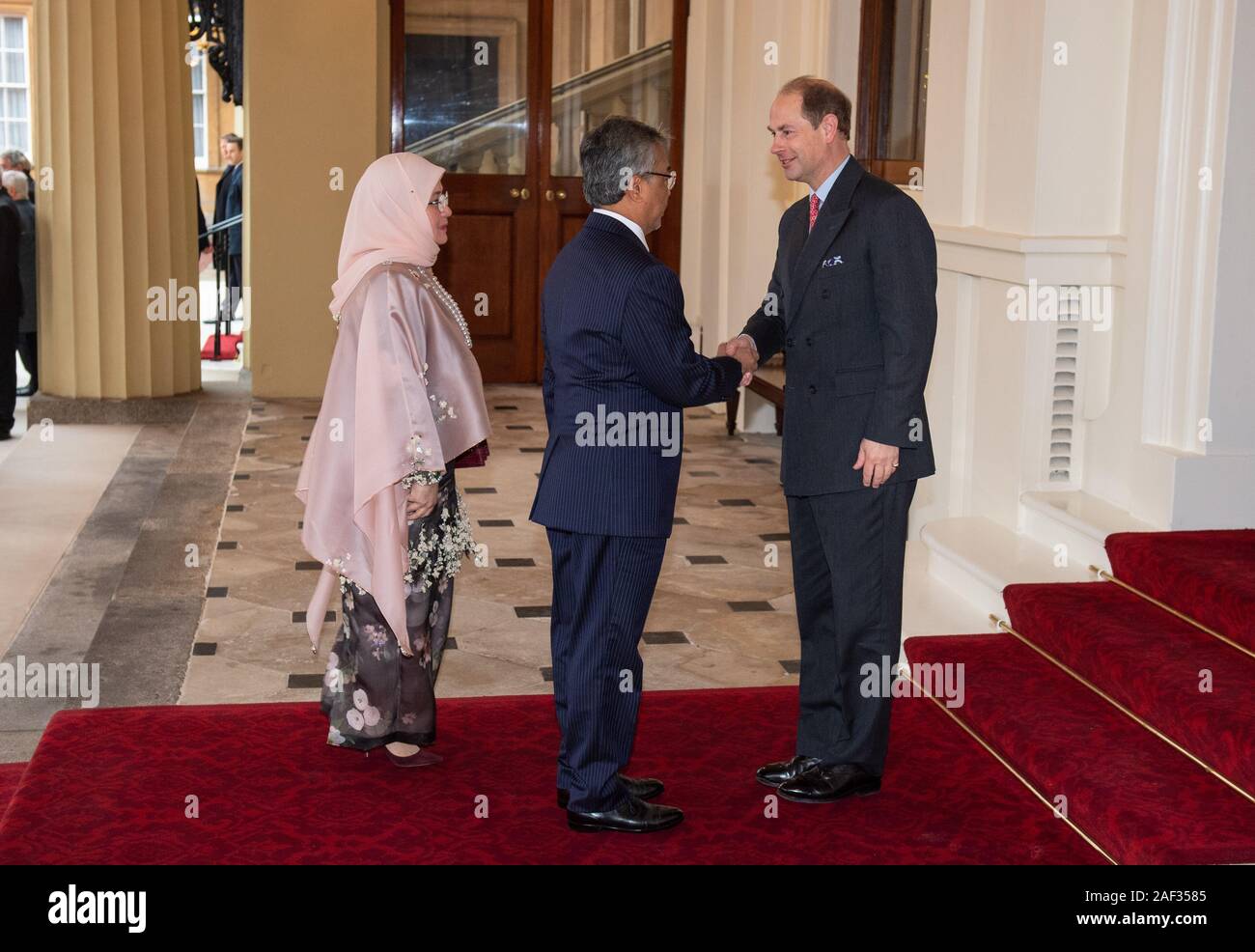 The Earl Of Wessex Greets King Of Malaysia Yang Di Pertuan Agong And Queen Of Malaysia Raja Permaisuri Agong As They Arrive For An Audience At Buckingham Palace London Stock Photo Alamy