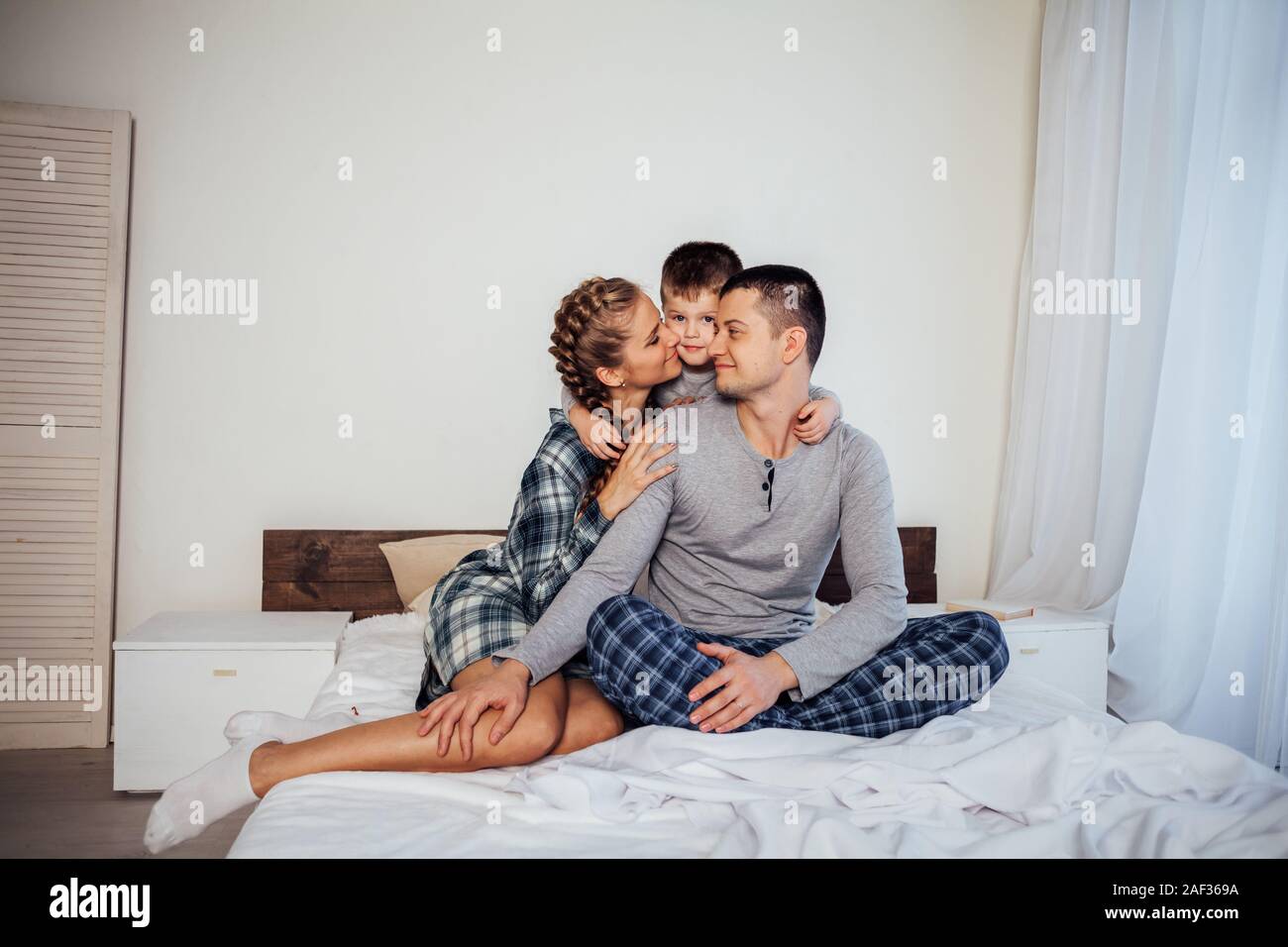 mom sharing bed with son porn