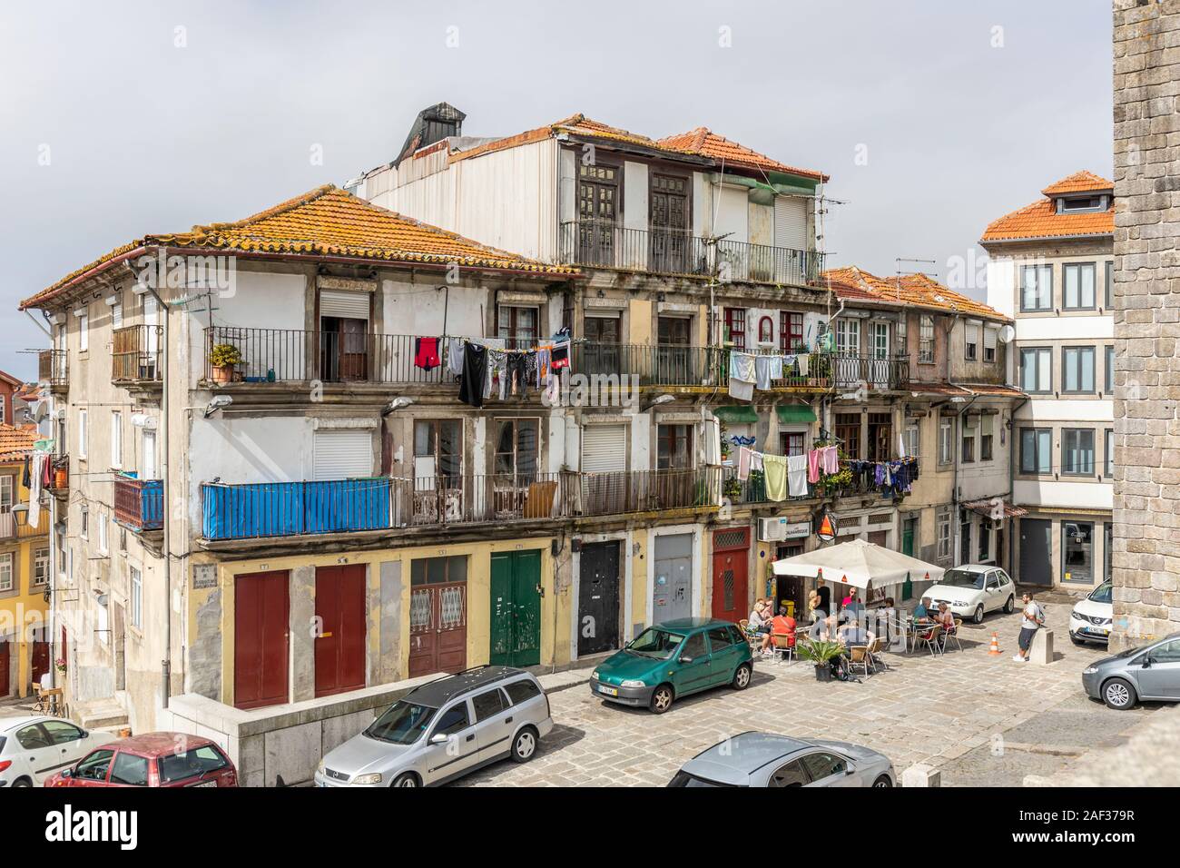 Poor street portugal hi-res stock photography and images - Alamy