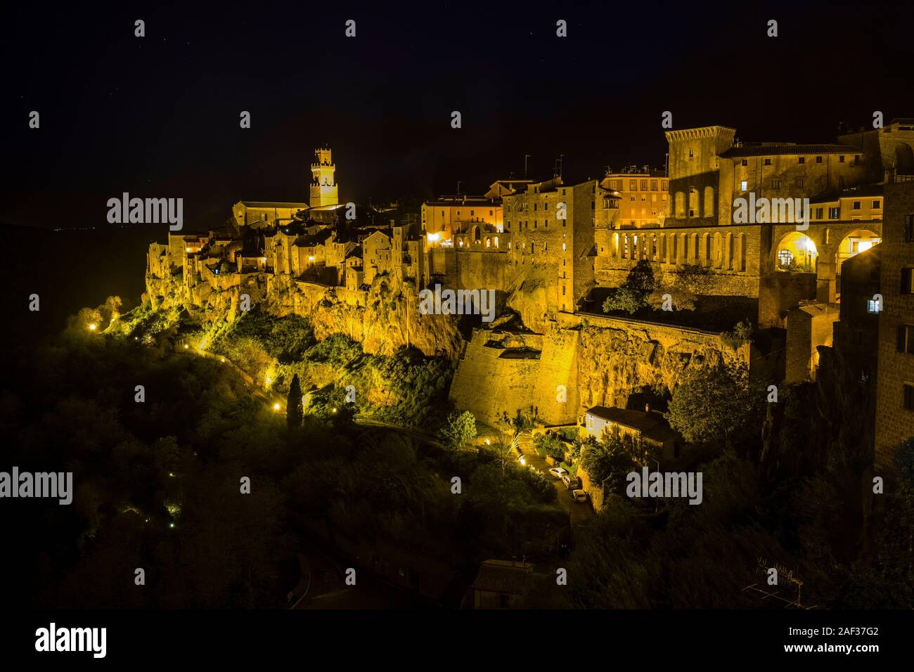 Pitigliano By Night Hi res Stock Photography And Images Alamy pitigliano-by-night-hi-res-stock-photography-and-images-alamy