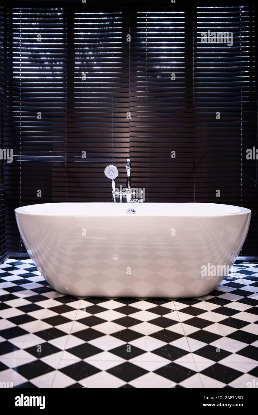 Soaking tub hires stock photography and images Alamy