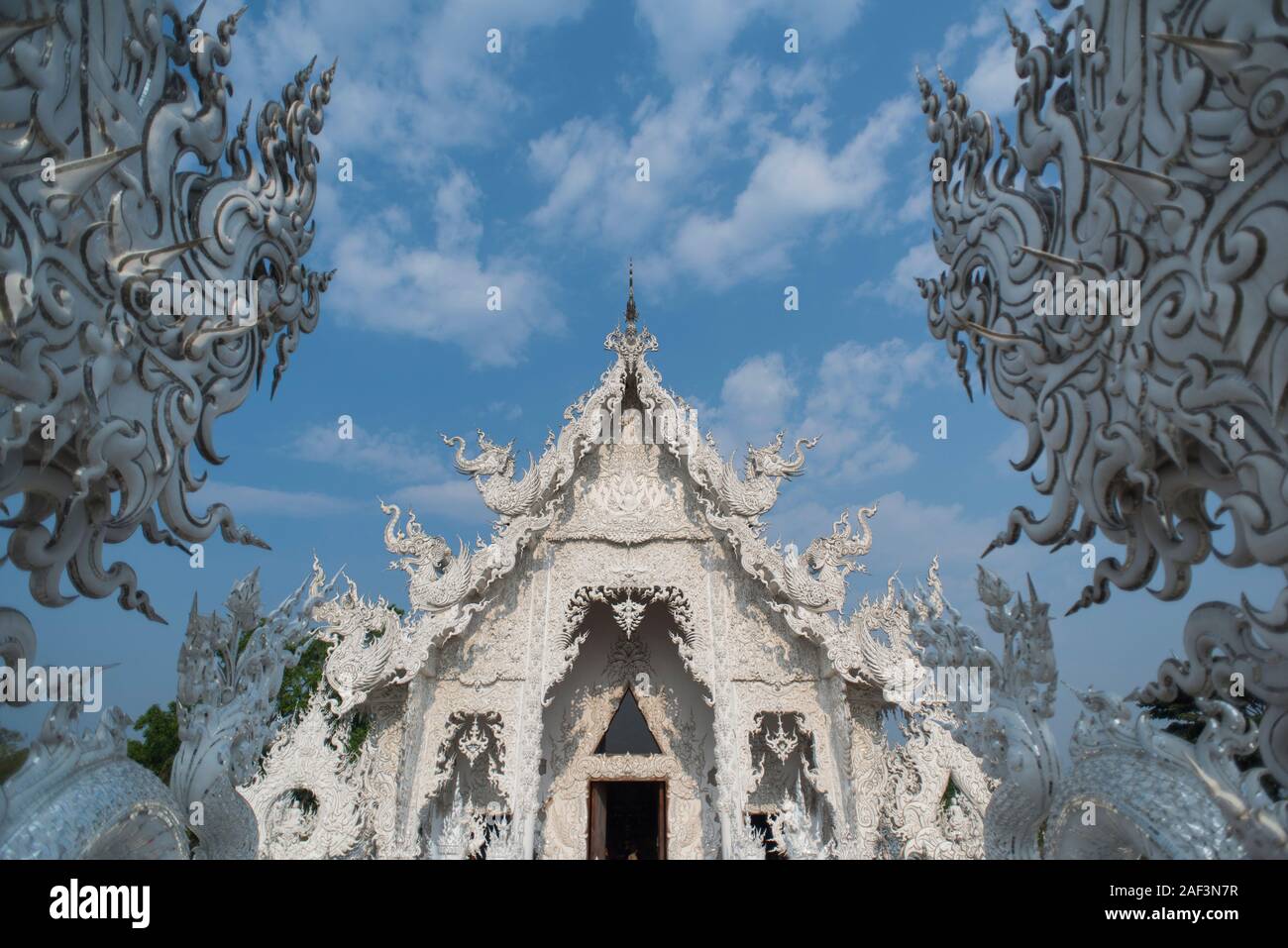 The White temple of Wat Rong Khun in Chiang Rai, Thailand Stock Photo ...