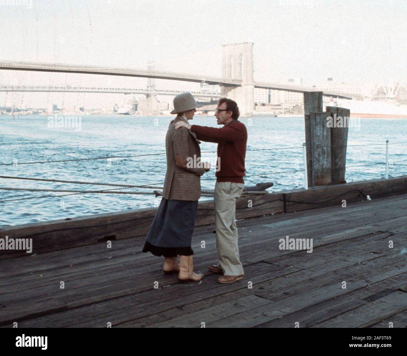 WOODY ALLEN and DIANE KEATON in ANNIE HALL (1977), directed by WOODY ALLEN. Credit: Album / UNITED ARTISTS Stock Photo