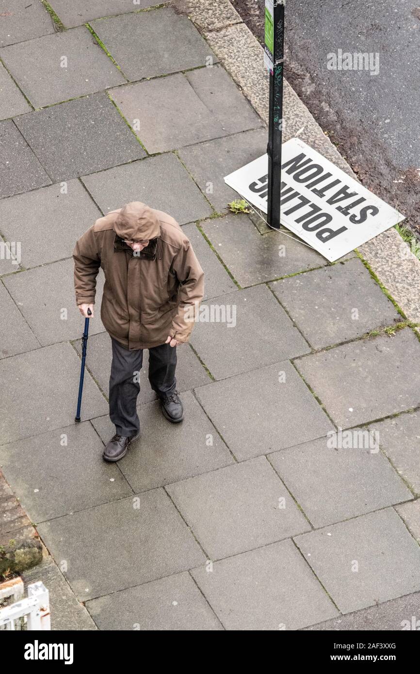 An elderly man going to Vote at Polling Station for the UK General Election, 12th December, 2019 Stock Photo