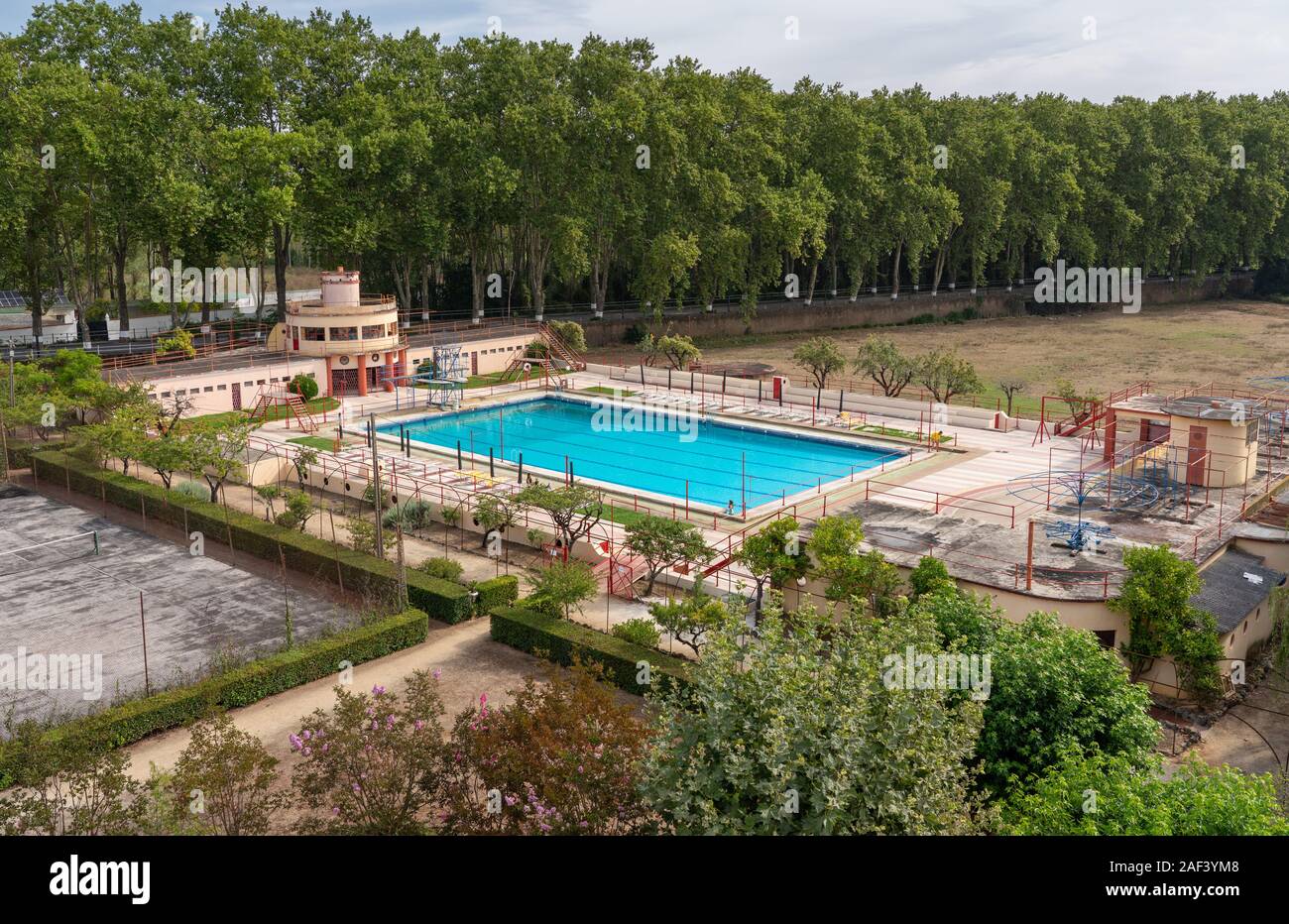Olympic size swimming pool hi-res stock photography and images - Alamy