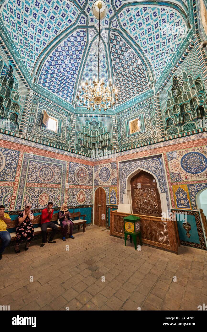 Shrine-complex of Qutham b. Abbas, Kusam Ibn Abbas Mosque, necropolis Shah-i-Zinda, Samarqand, Uzbekistan, Central Asia Stock Photo